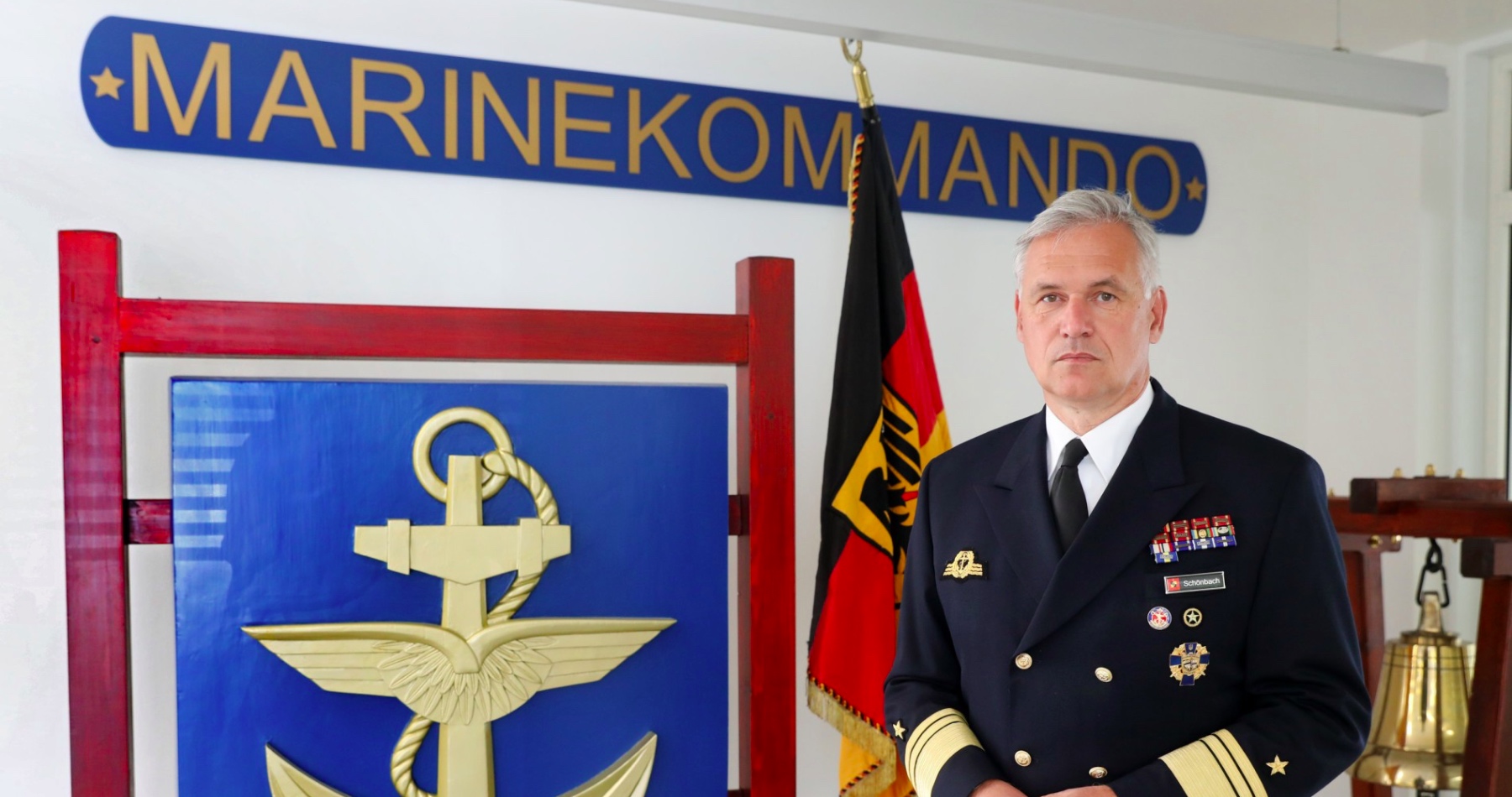 Šéf nemeckých námorných síl bol donútený odstúpiť, keď verejne odmietol konšpirácie o pláne Ruska vpadnúť na Ukrajinu. Schönbach navyše dodal, že Putin si zaslúži rešpekt